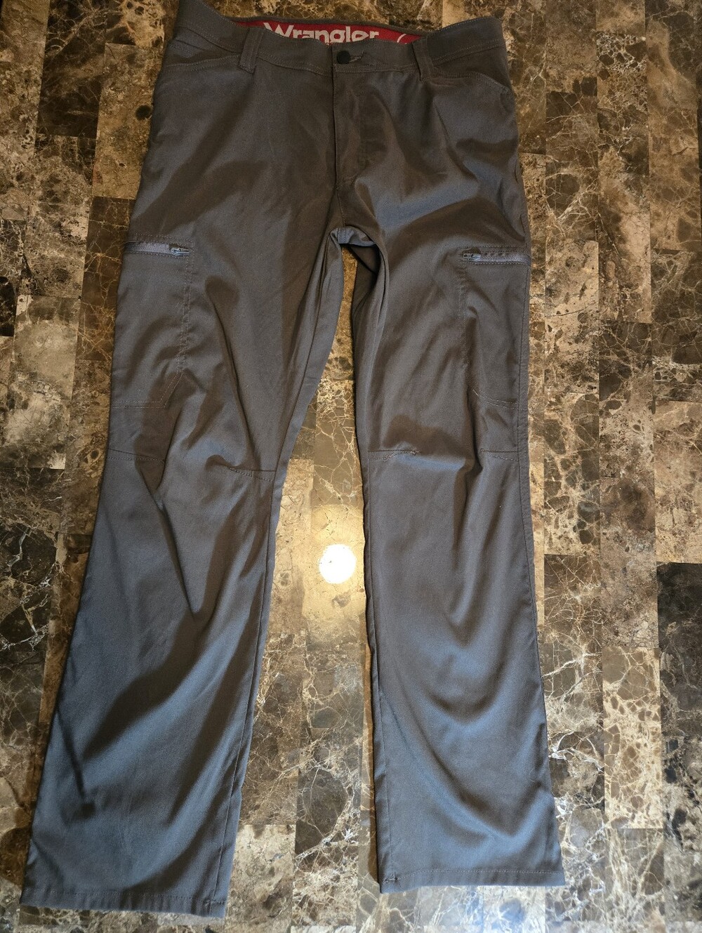 Wrangler Work pants. Olive Green Multi Pocket Men's Size 32x30.